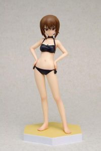 Girls un Panzer Maho Nishizumi Figure Beach Queen 0