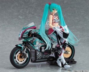 RacingMiku2013-Figma-5-468x380